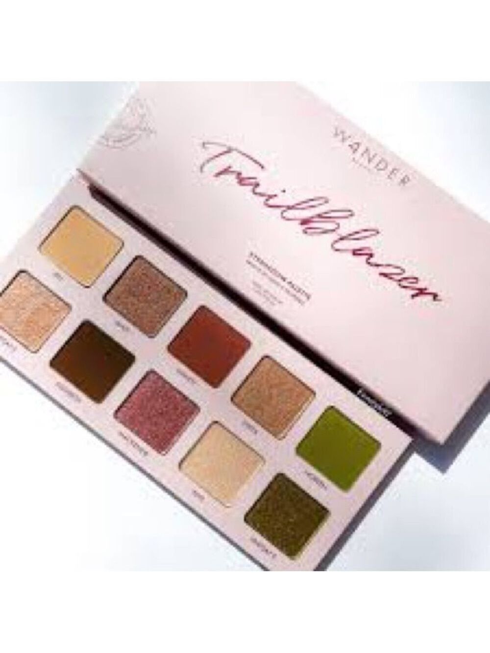 WANDER BEAUTY
Trailblazer Eyeshadow Palette